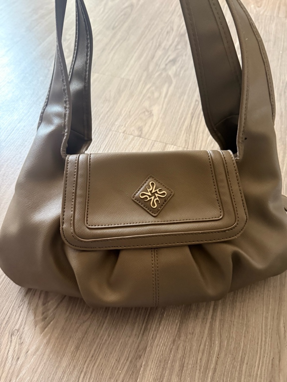 Simply Vera Vera Wang Taupe Shoulder Bag with Logo Detail - Picture 6 of 6